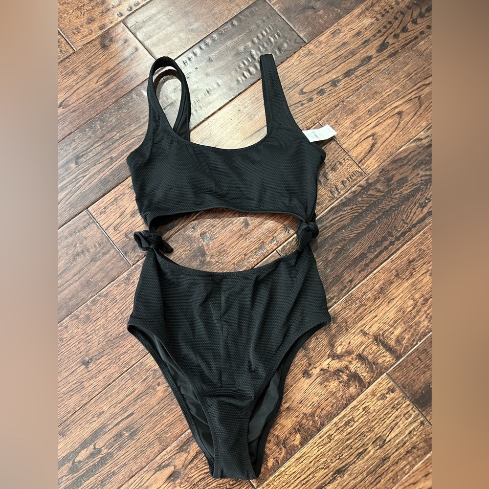 Brand new aerie one piece - S